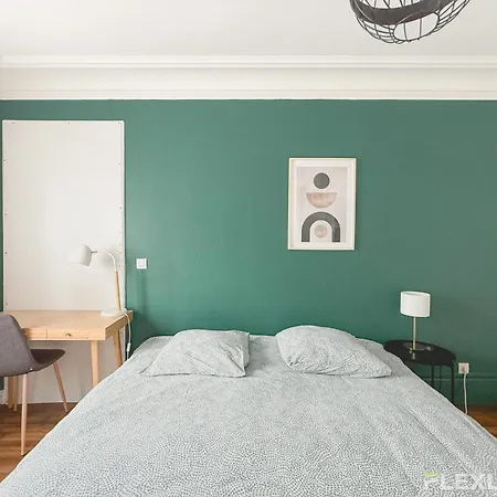 Appartamento Charming 2-bedroom In 5