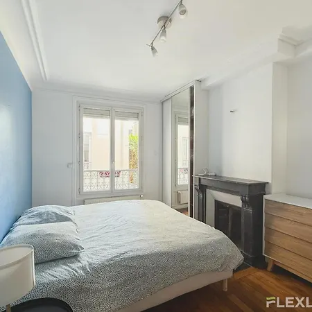 Charming 2-bedroom In 5 Appartamento