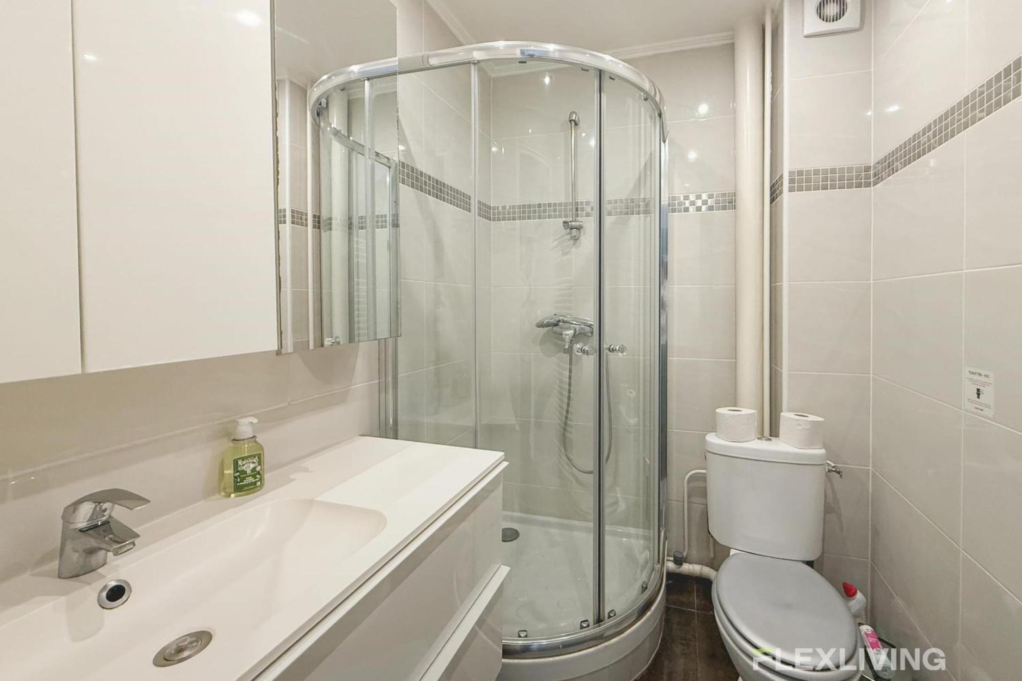 Charming 2-bedroom In 5 Parigi